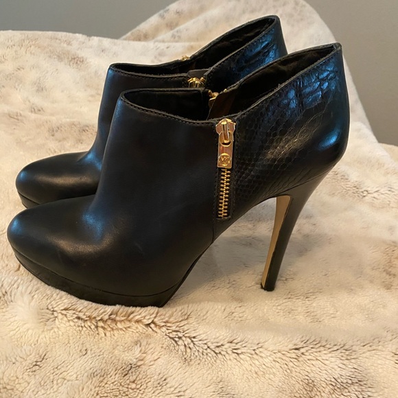 Michael Kors booties - Picture 9 of 10